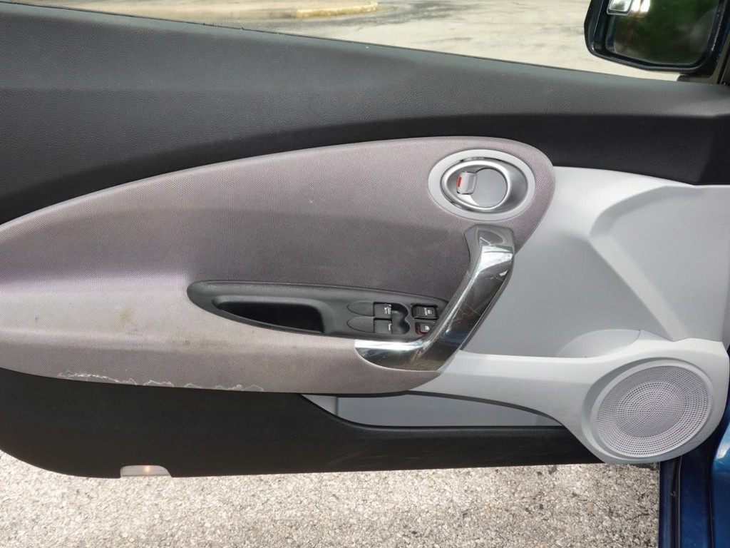 Honda CR-Z Vehicle Full-screen Gallery Image 17