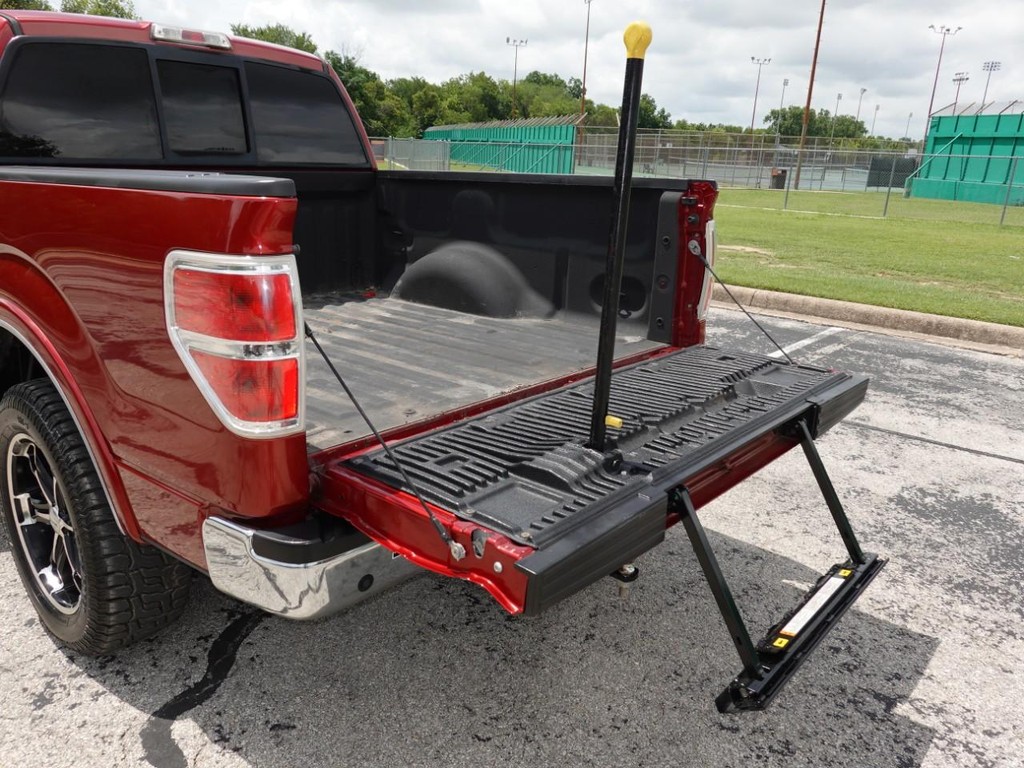 Ford F-150 Vehicle Full-screen Gallery Image 06