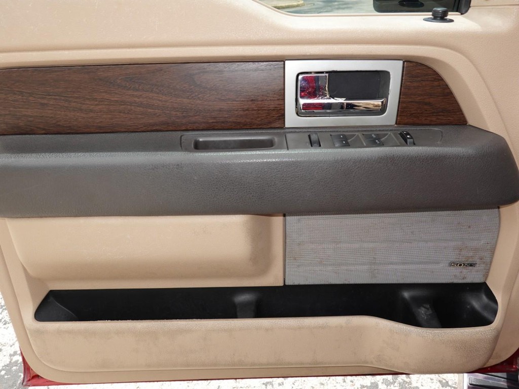 Ford F-150 Vehicle Full-screen Gallery Image 20