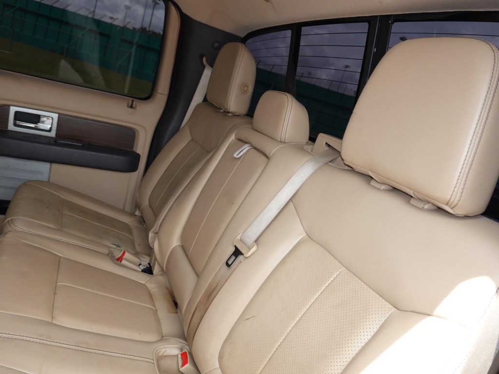 Ford F-150 Vehicle Full-screen Gallery Image 21