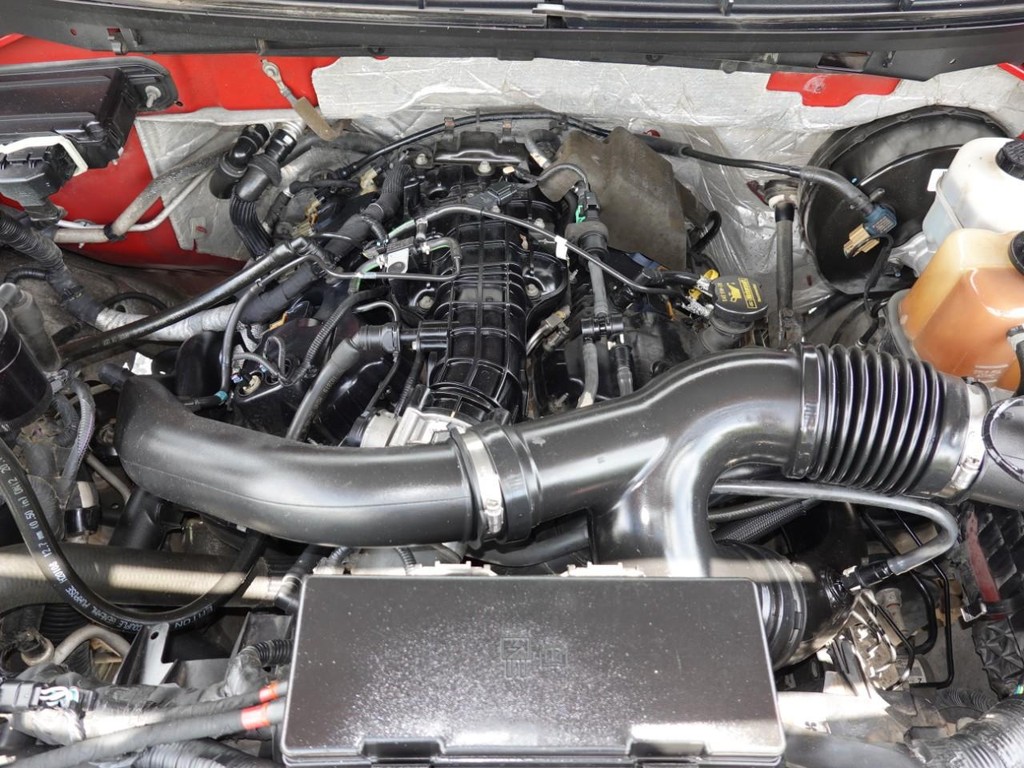 Ford F-150 Vehicle Full-screen Gallery Image 28