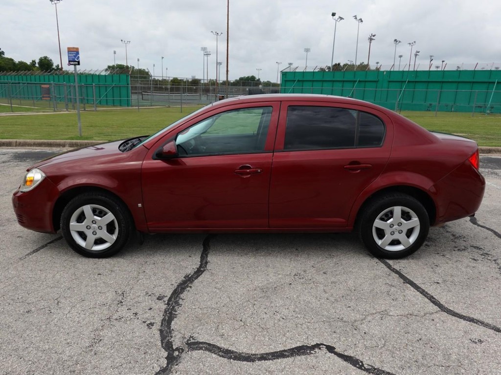 Chevrolet Cobalt Vehicle Full-screen Gallery Image 04