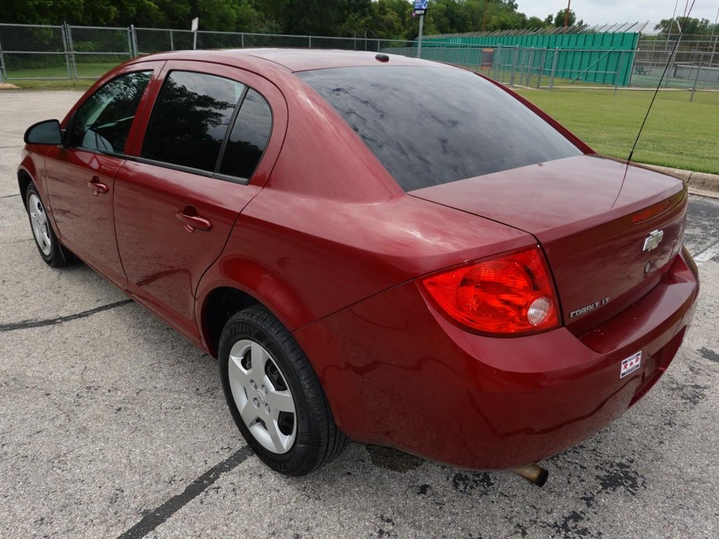 Chevrolet Cobalt Vehicle Full-screen Gallery Image 05