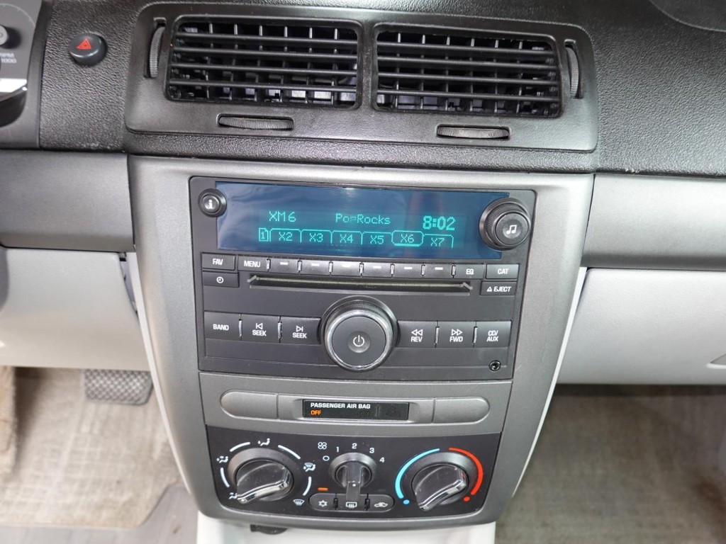 Chevrolet Cobalt Vehicle Full-screen Gallery Image 14
