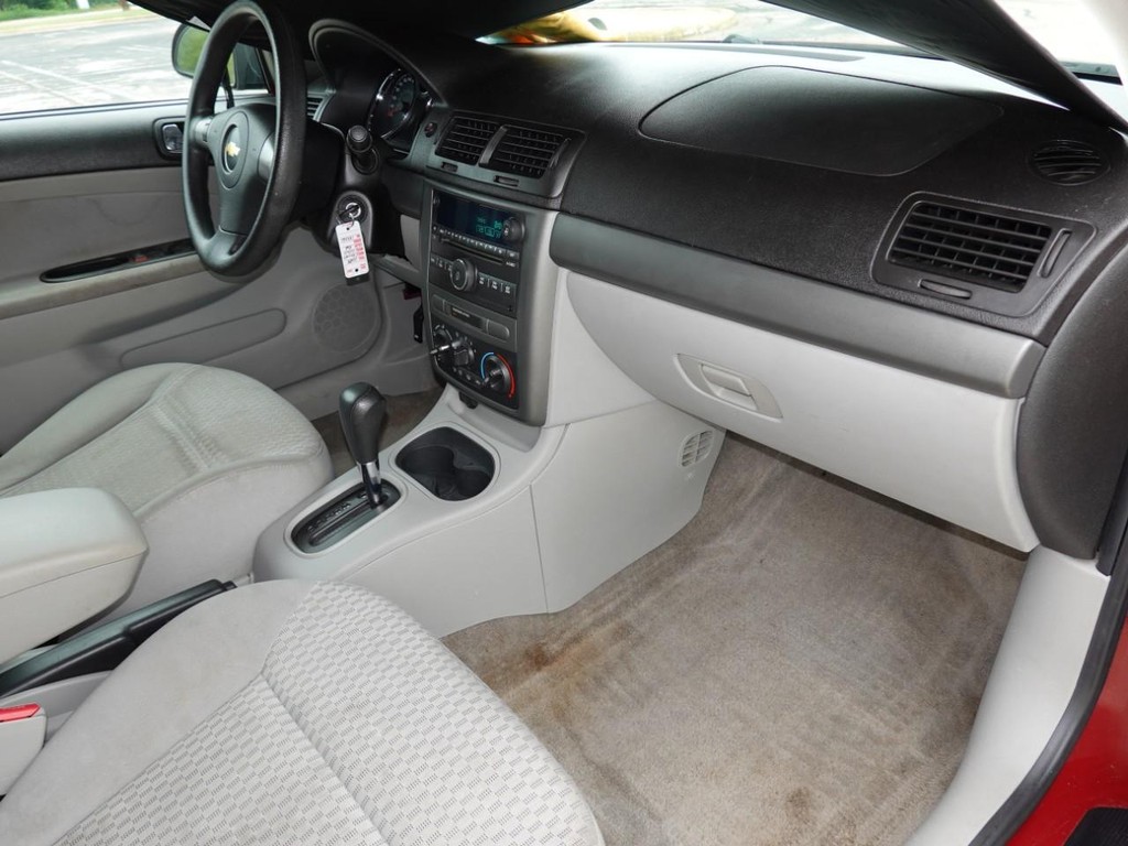 Chevrolet Cobalt Vehicle Full-screen Gallery Image 20