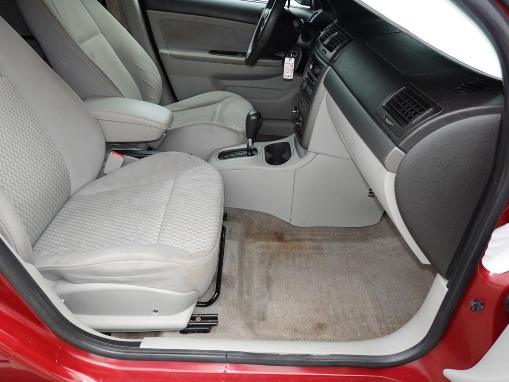 Chevrolet Cobalt Vehicle Full-screen Gallery Image 21