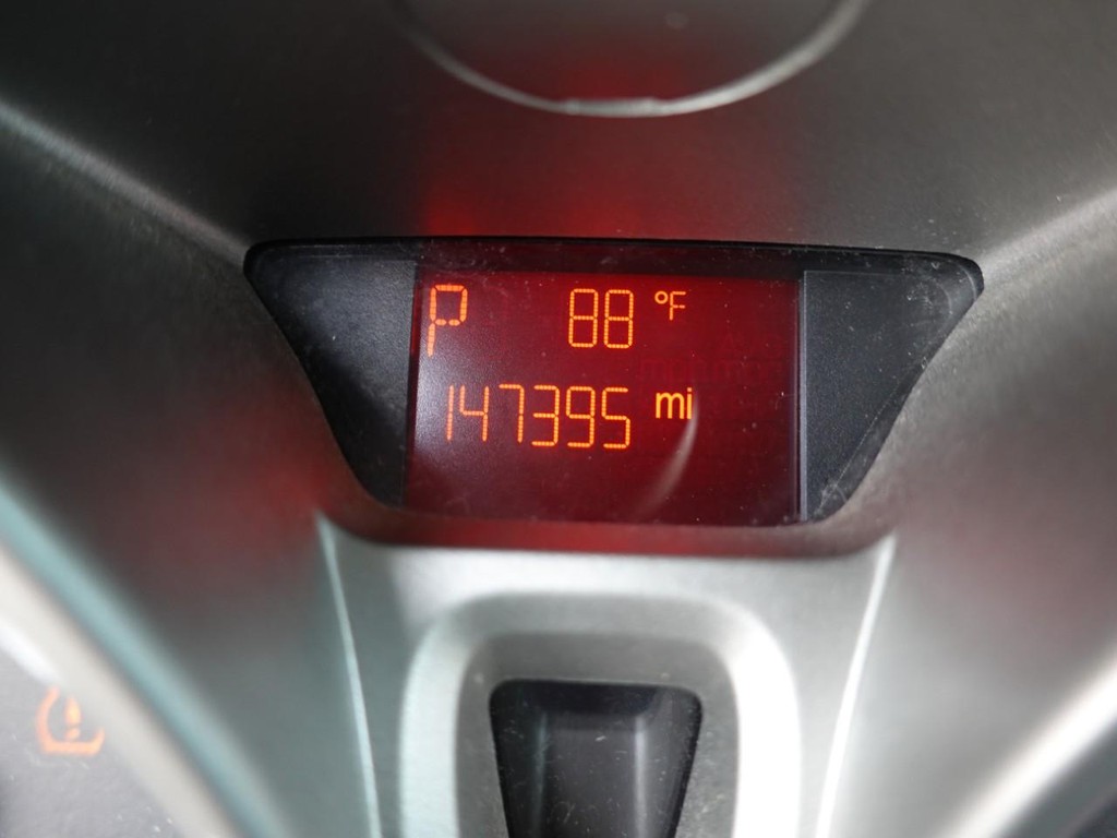 Ford Fiesta Vehicle Full-screen Gallery Image 12