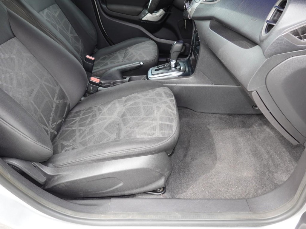 Ford Fiesta Vehicle Full-screen Gallery Image 20
