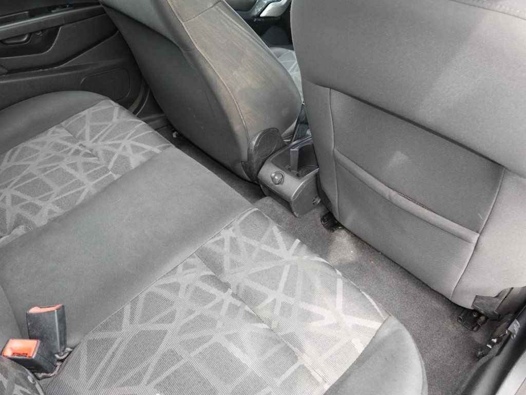 Ford Fiesta Vehicle Full-screen Gallery Image 22