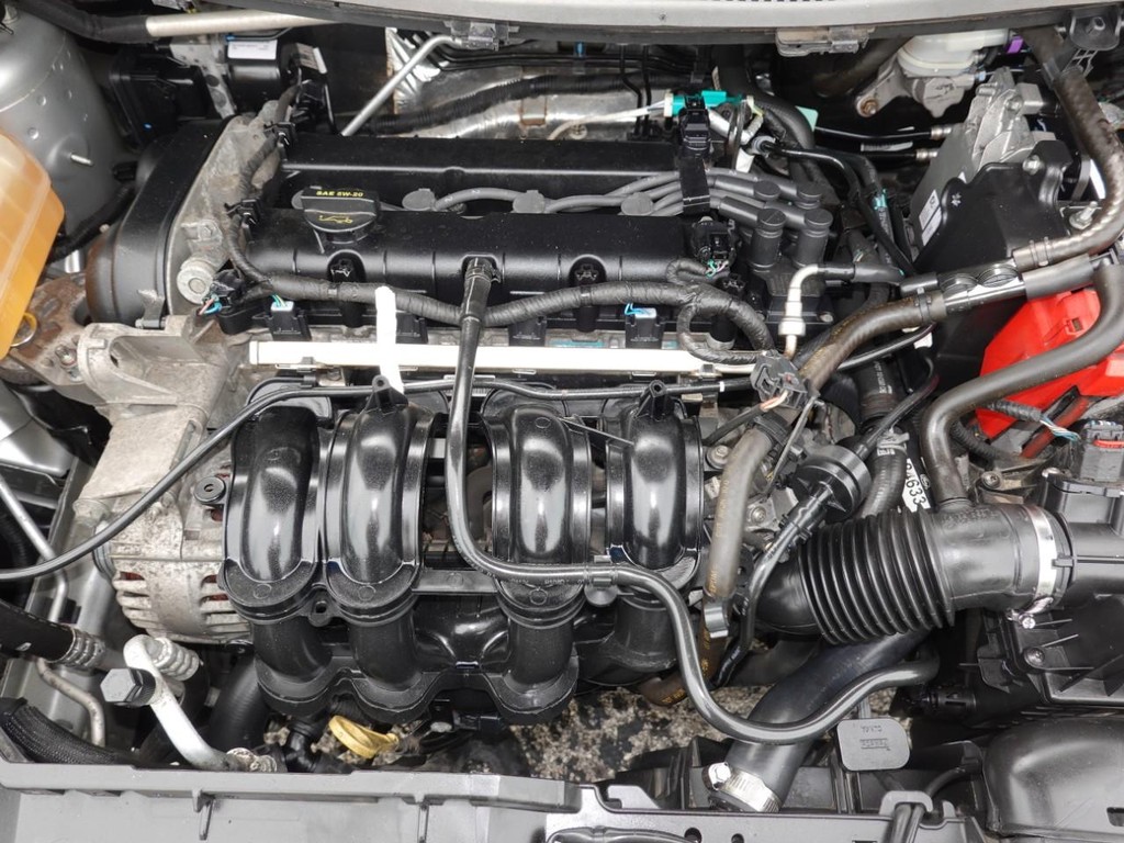 Ford Fiesta Vehicle Full-screen Gallery Image 26