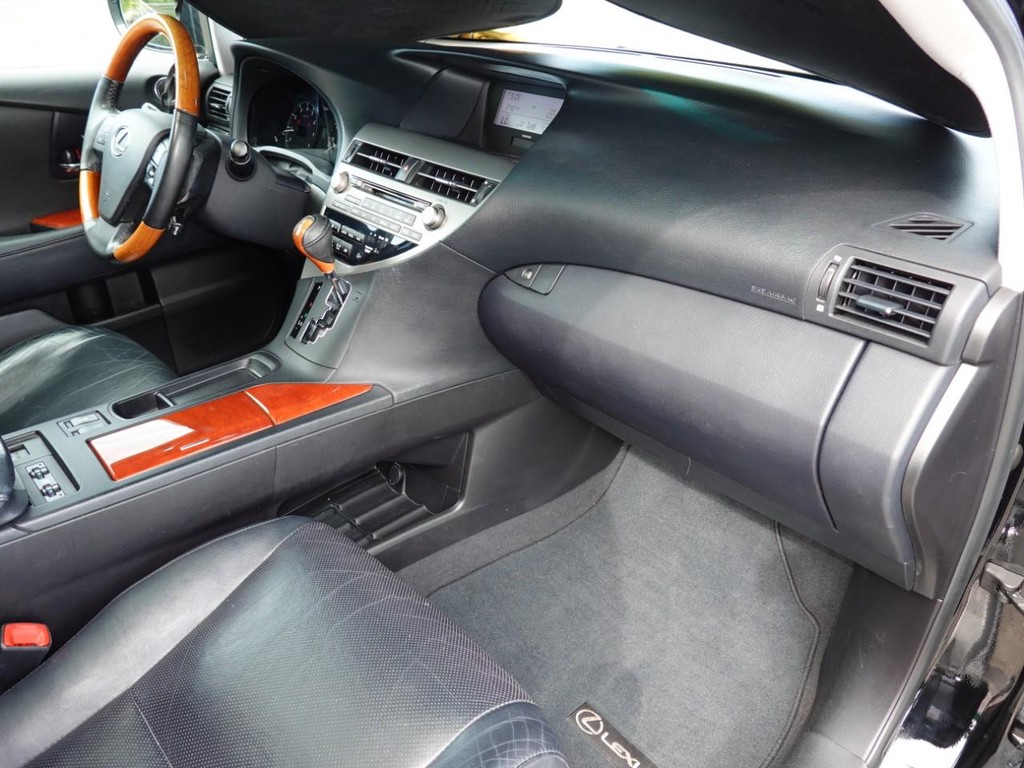 Lexus RX 350 Vehicle Full-screen Gallery Image 22