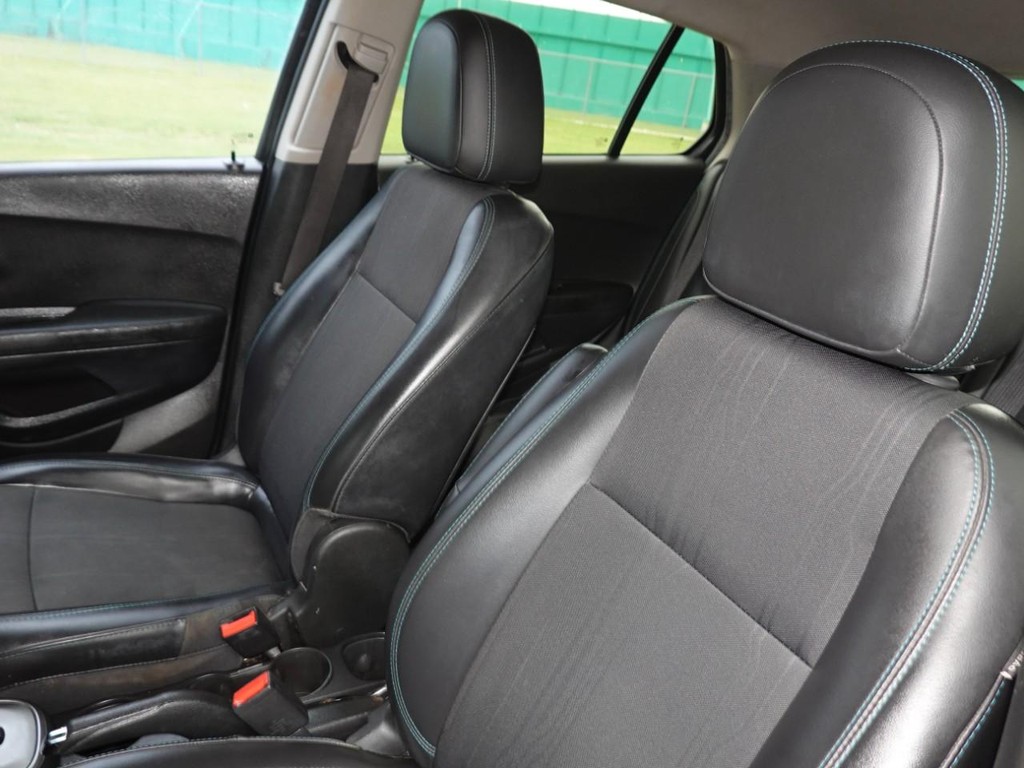 Chevrolet Trax Vehicle Full-screen Gallery Image 16
