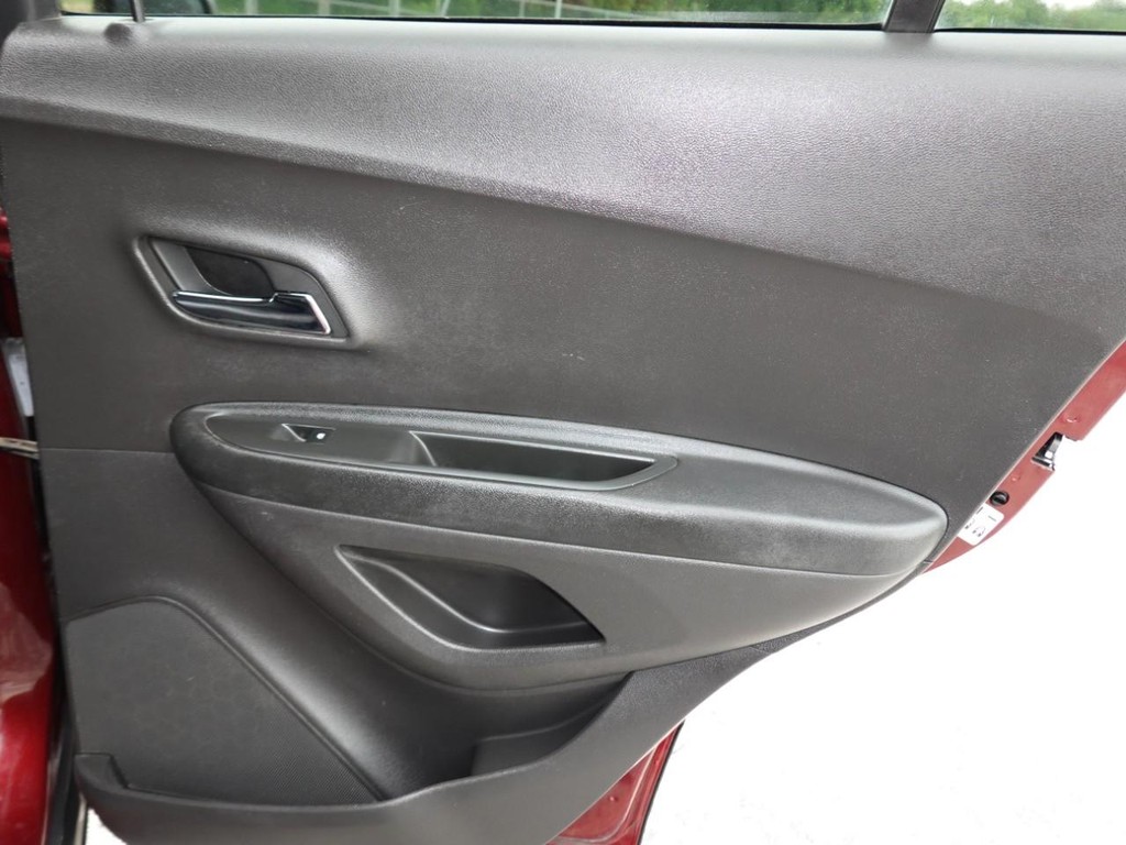 Chevrolet Trax Vehicle Full-screen Gallery Image 25