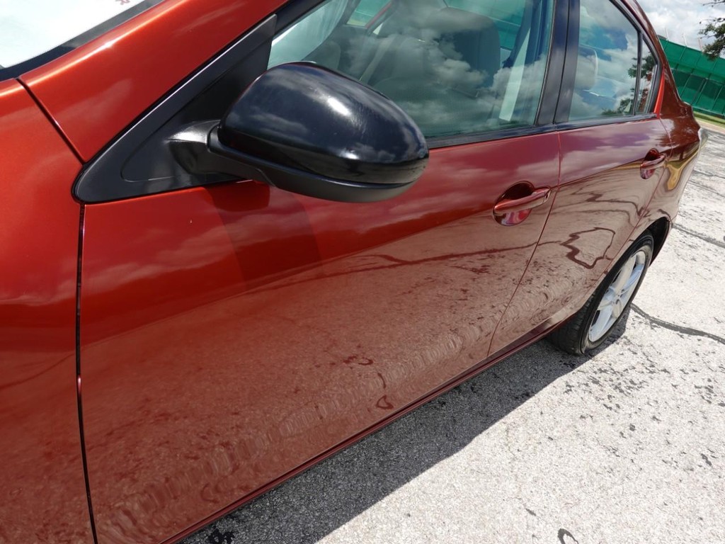 Mazda Mazda3 Sedan Vehicle Full-screen Gallery Image 10