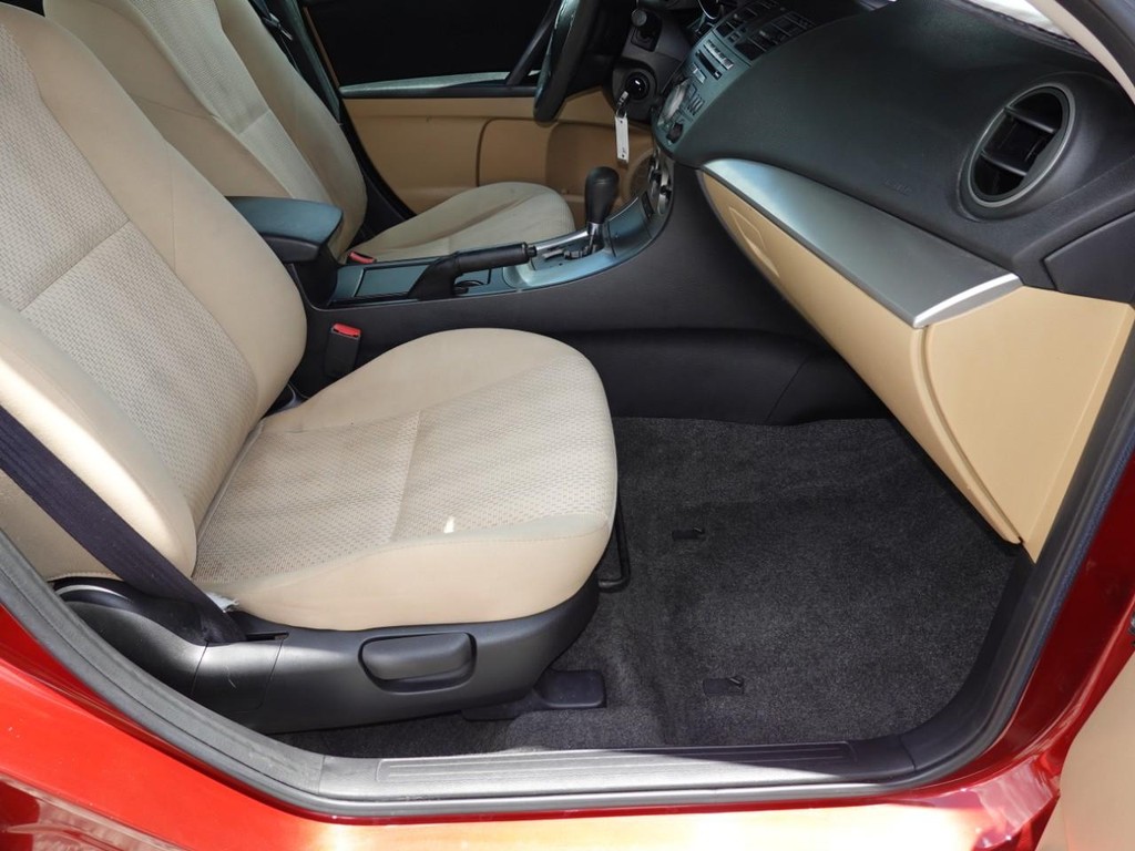 Mazda Mazda3 Sedan Vehicle Full-screen Gallery Image 20