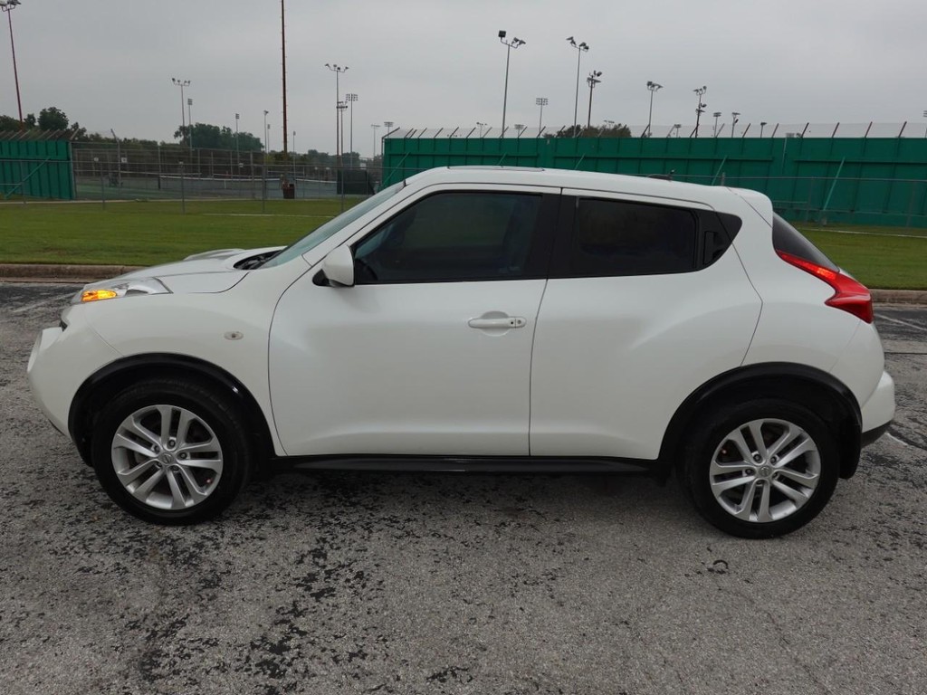 Nissan Juke Vehicle Full-screen Gallery Image 04