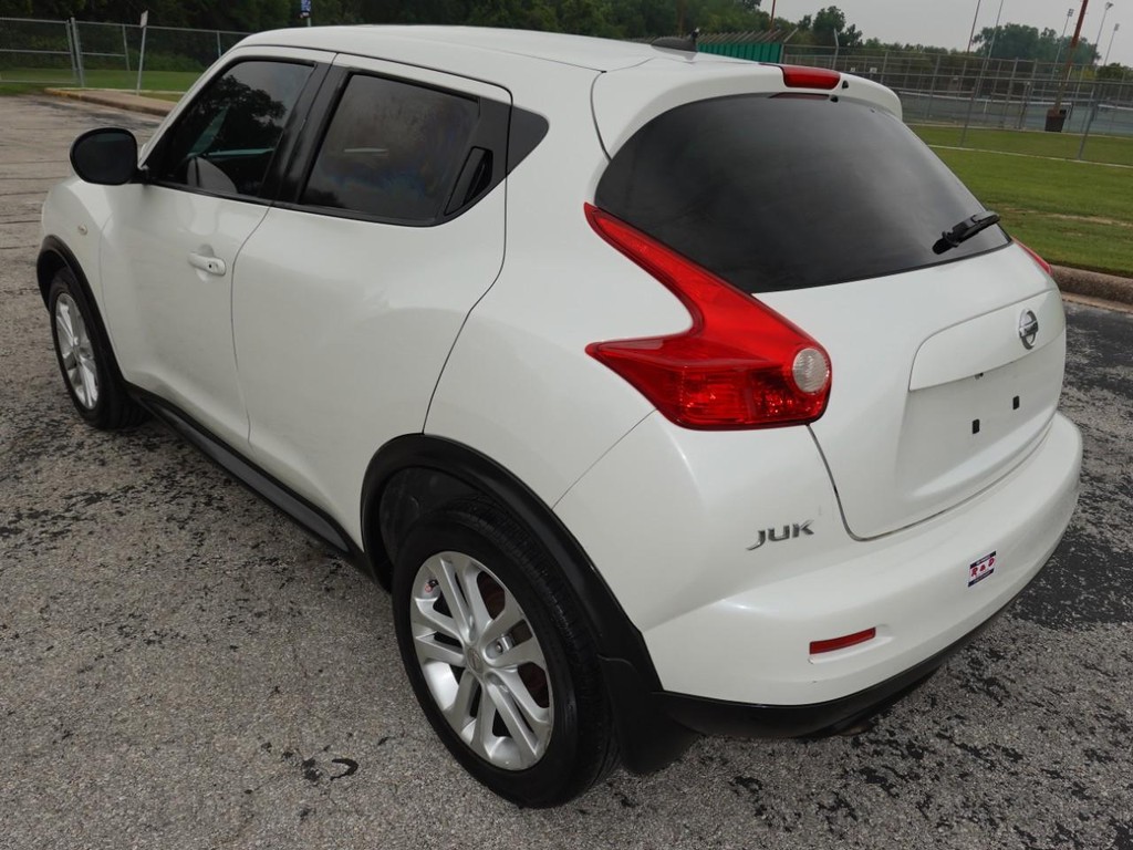 Nissan Juke Vehicle Full-screen Gallery Image 05