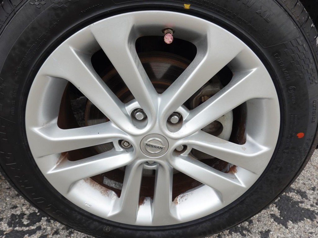 Nissan Juke Vehicle Full-screen Gallery Image 09