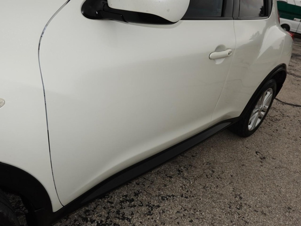 Nissan Juke Vehicle Full-screen Gallery Image 10