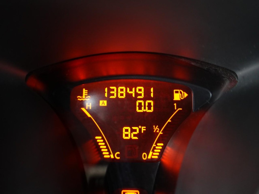 Nissan Juke Vehicle Full-screen Gallery Image 12