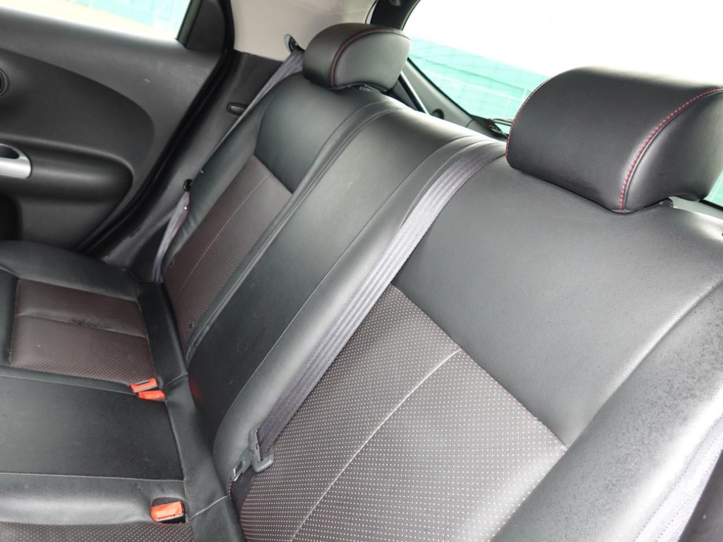Nissan Juke Vehicle Full-screen Gallery Image 20