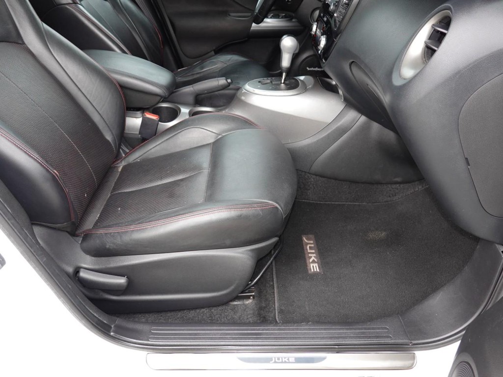 Nissan Juke Vehicle Full-screen Gallery Image 23