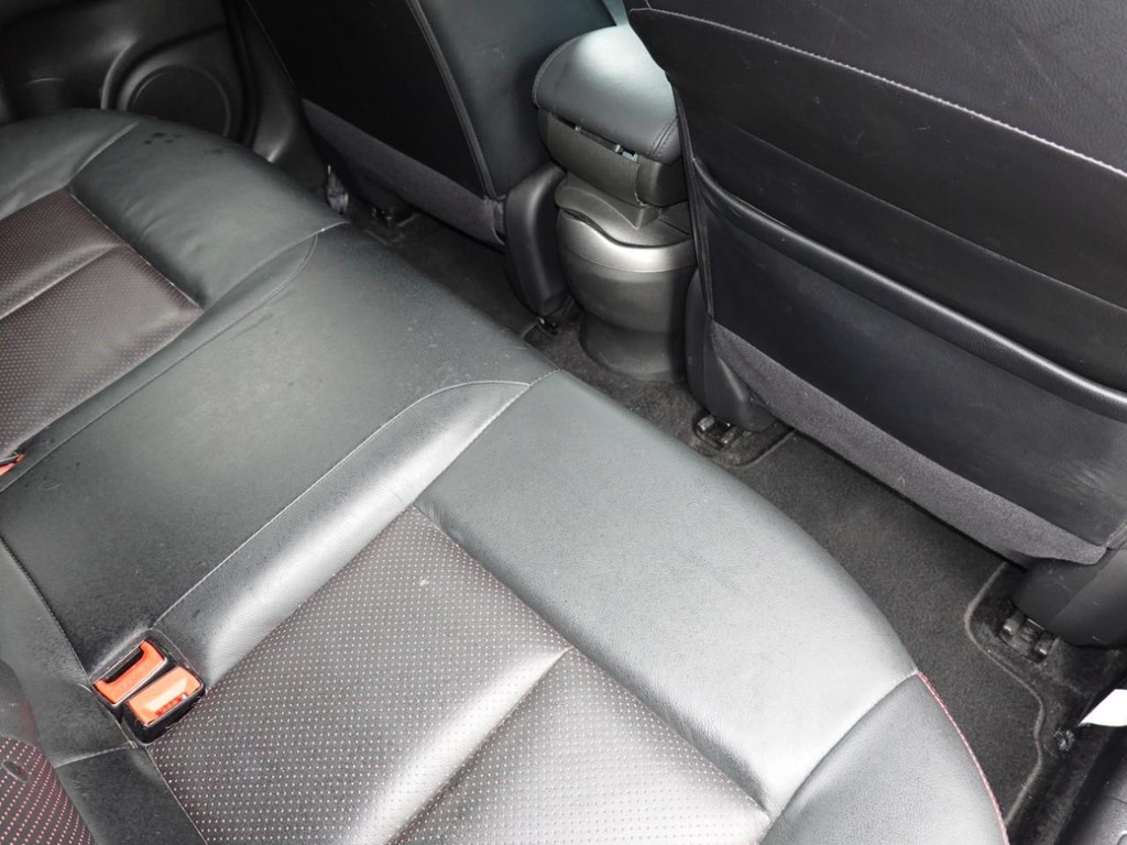 Nissan Juke Vehicle Full-screen Gallery Image 25