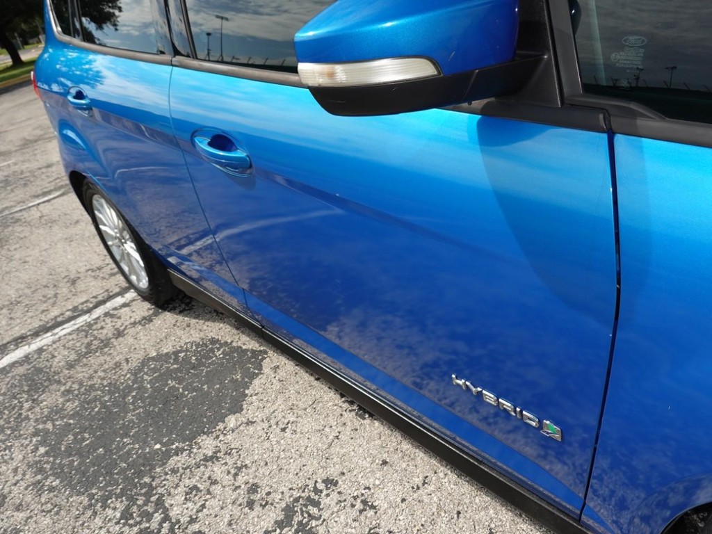 Ford C-Max Hybrid Vehicle Full-screen Gallery Image 11