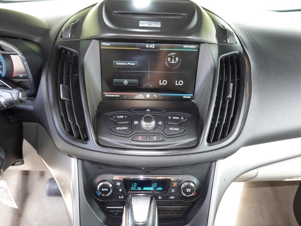 Ford C-Max Hybrid Vehicle Full-screen Gallery Image 14