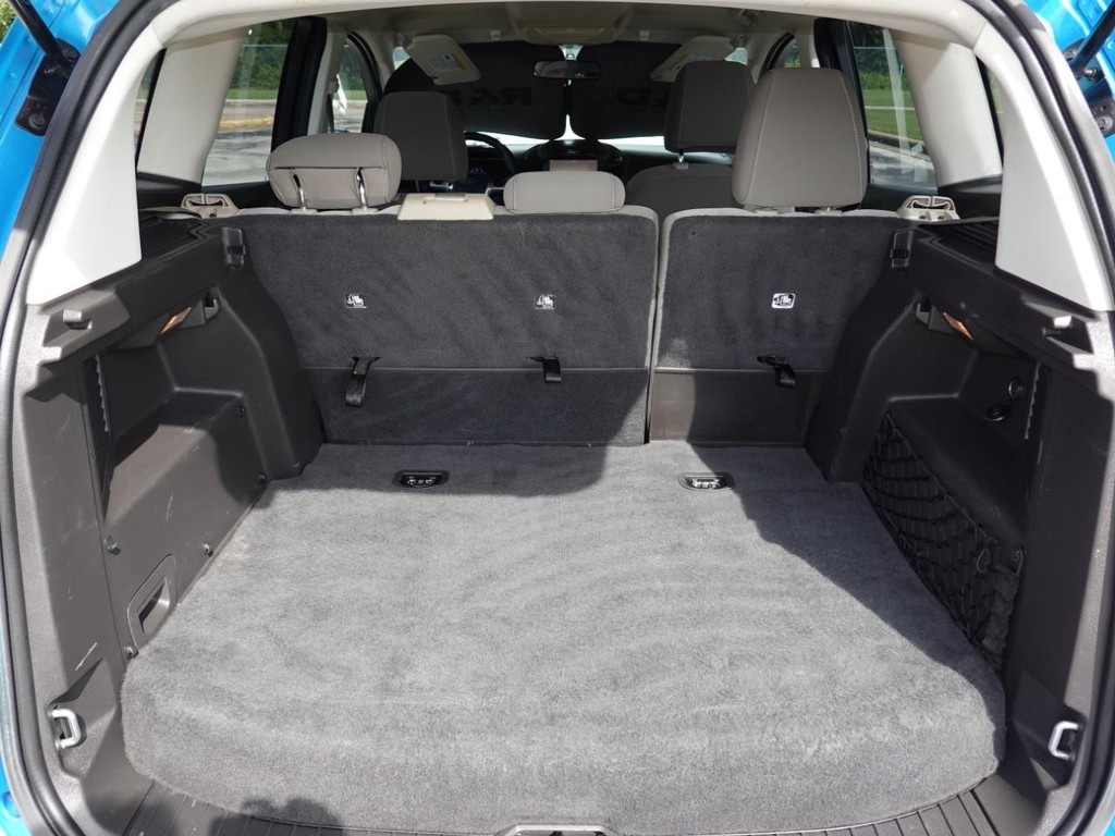 Ford C-Max Hybrid Vehicle Full-screen Gallery Image 25