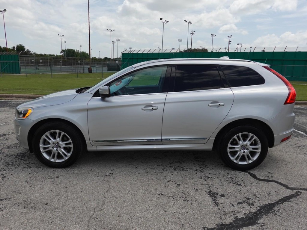 Volvo XC60 Vehicle Full-screen Gallery Image 04