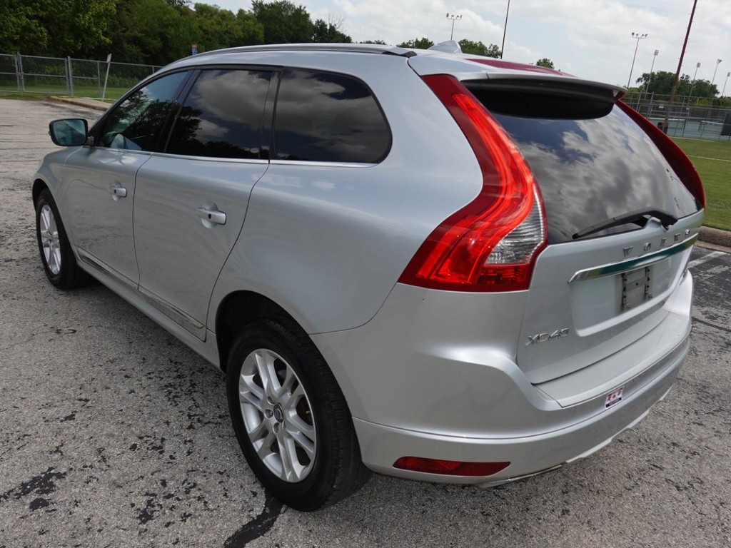 Volvo XC60 Vehicle Full-screen Gallery Image 05