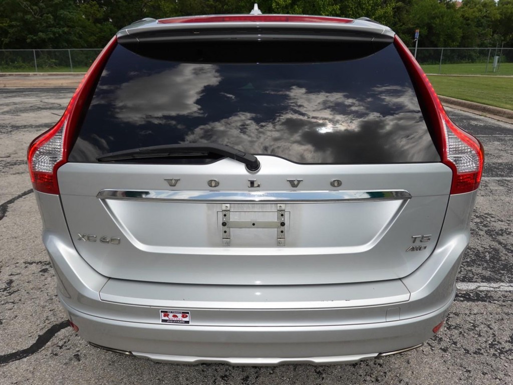 Volvo XC60 Vehicle Full-screen Gallery Image 06
