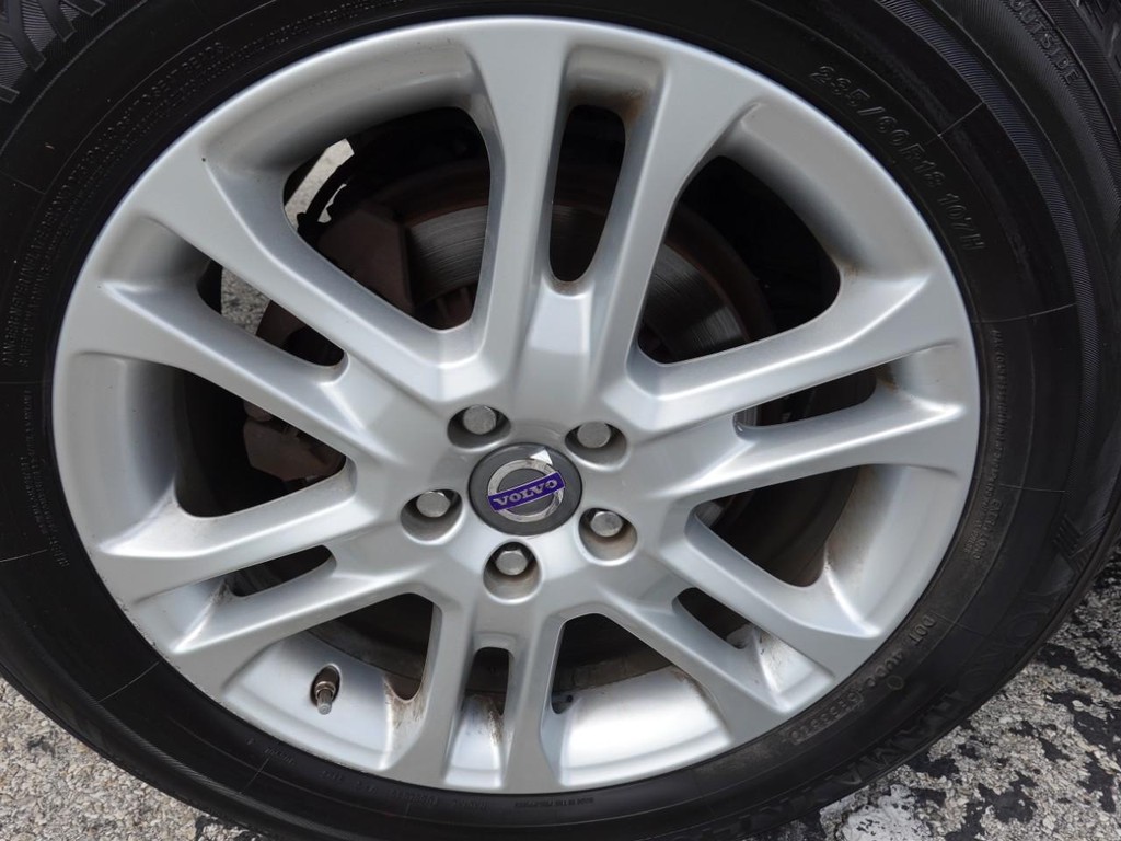 Volvo XC60 Vehicle Full-screen Gallery Image 09