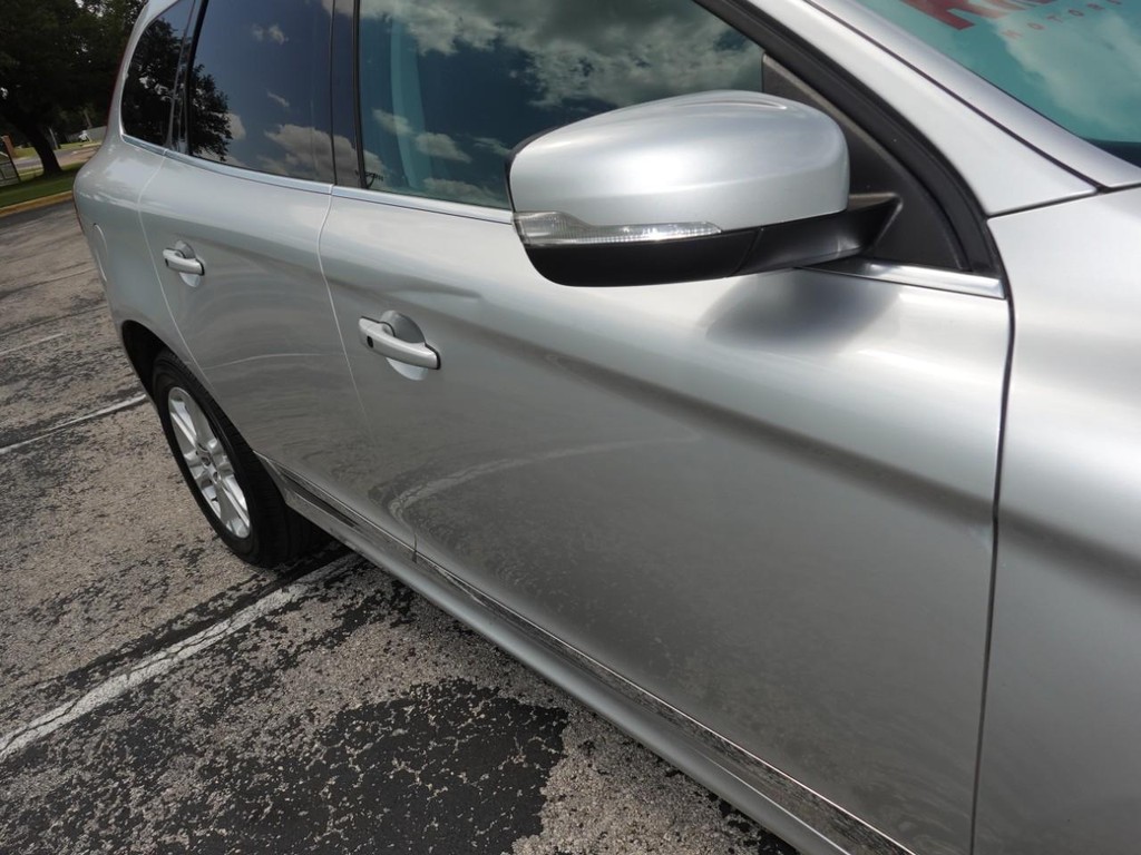 Volvo XC60 Vehicle Full-screen Gallery Image 11