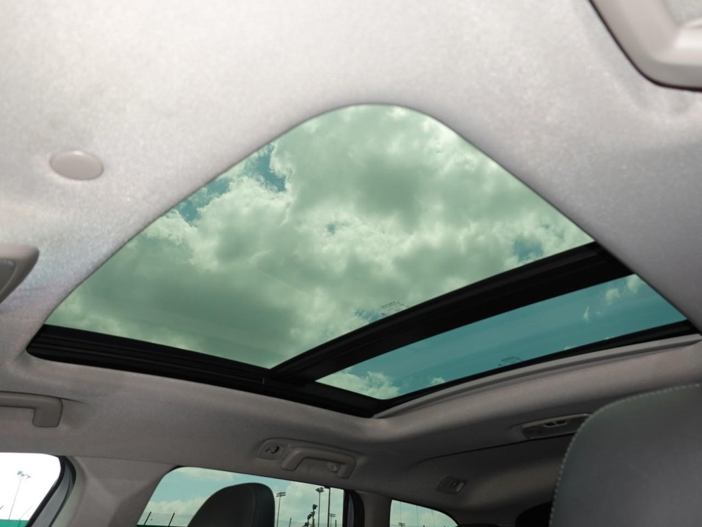 Volvo XC60 Vehicle Full-screen Gallery Image 16