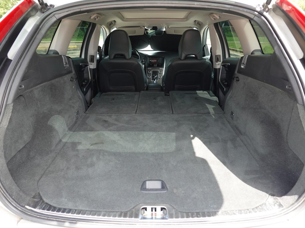 Volvo XC60 Vehicle Full-screen Gallery Image 27