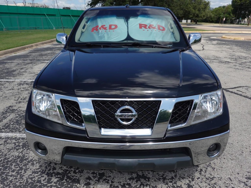 Nissan Frontier Vehicle Full-screen Gallery Image 02