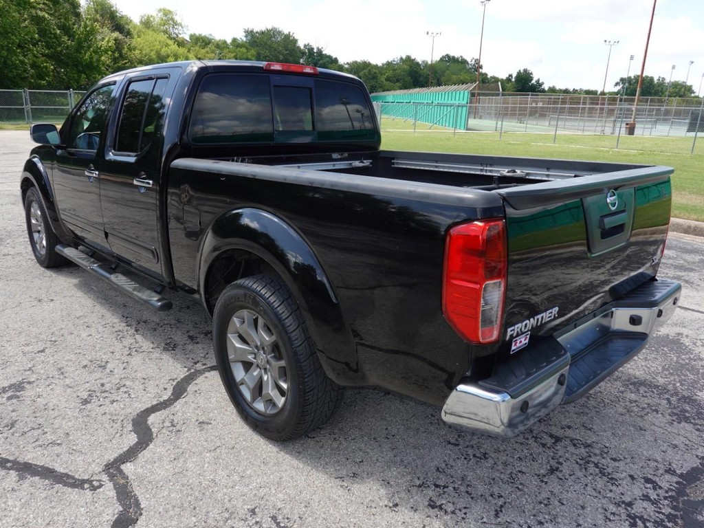 Nissan Frontier Vehicle Full-screen Gallery Image 05