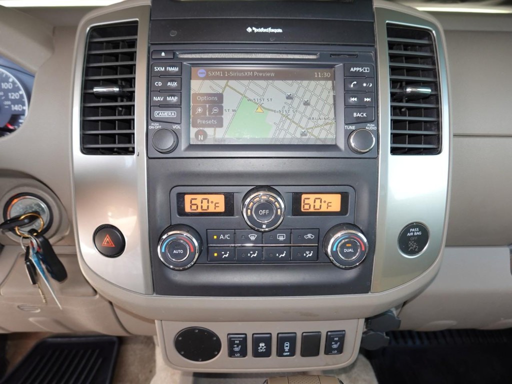 Nissan Frontier Vehicle Full-screen Gallery Image 15