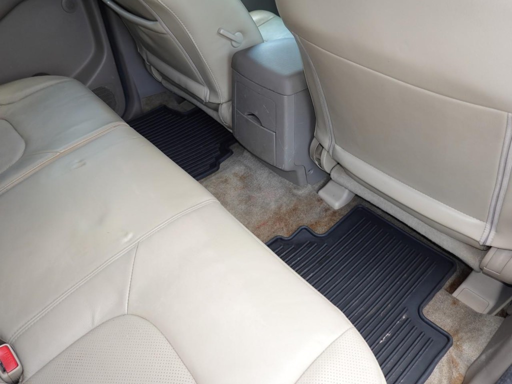 Nissan Frontier Vehicle Full-screen Gallery Image 26