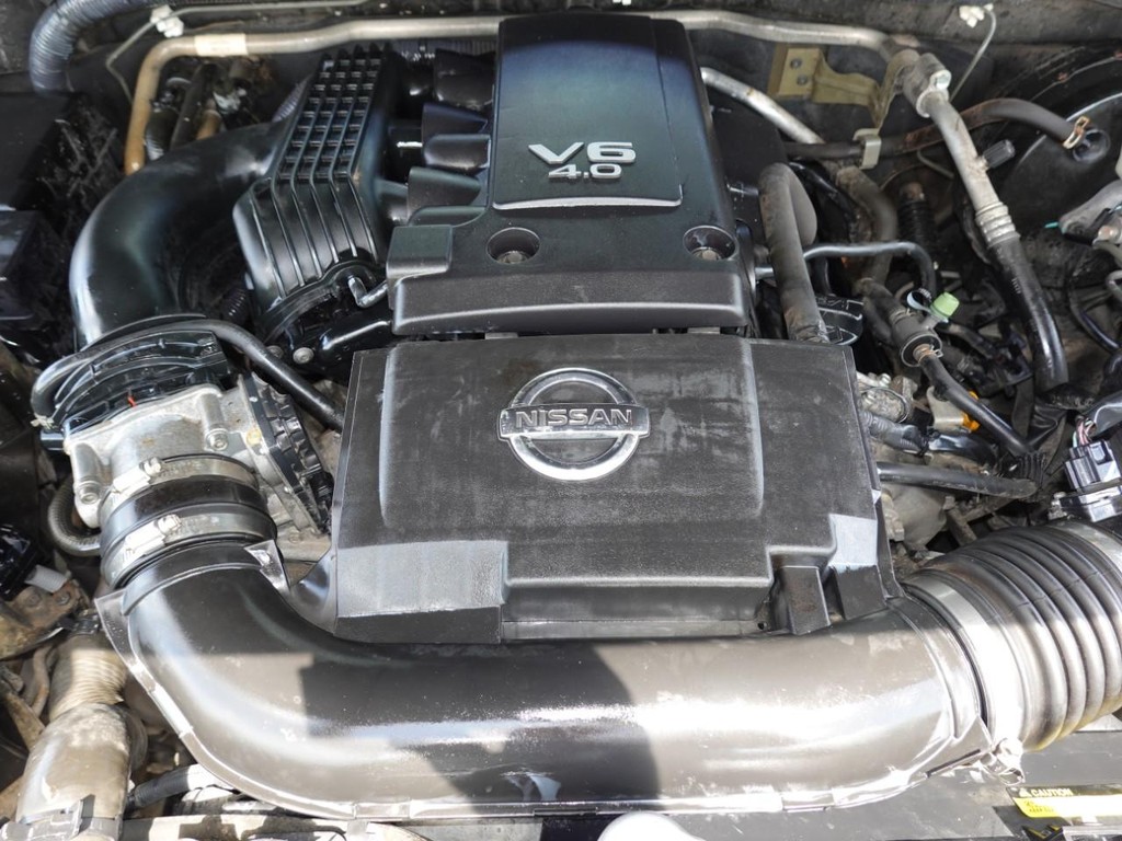 Nissan Frontier Vehicle Full-screen Gallery Image 28