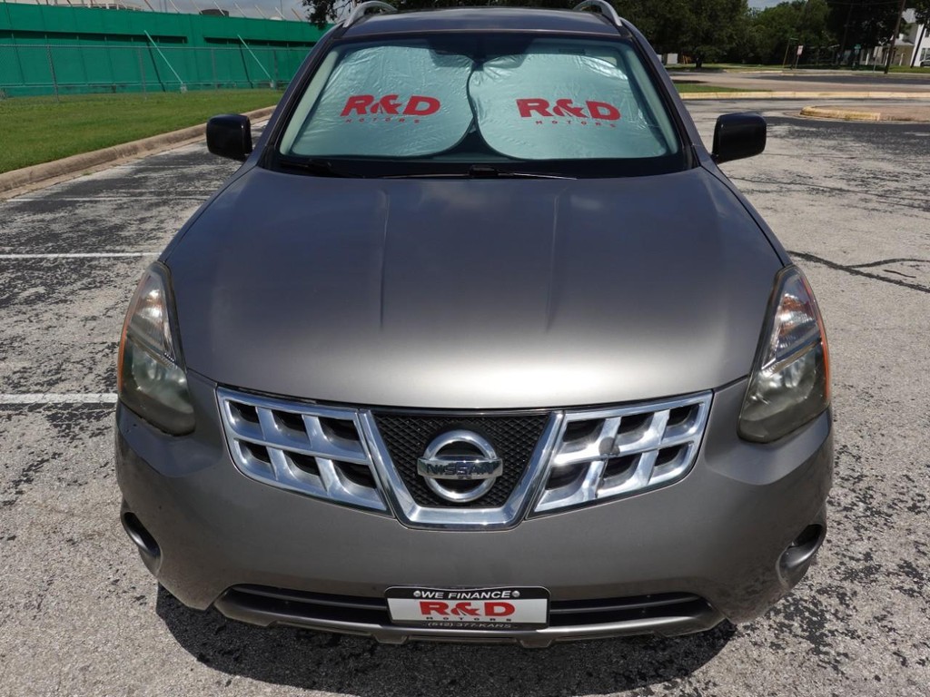 Nissan Rogue Select Vehicle Full-screen Gallery Image 02