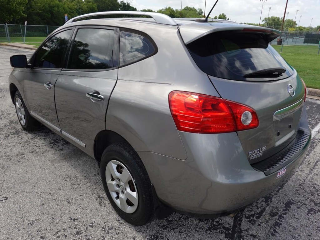 Nissan Rogue Select Vehicle Full-screen Gallery Image 05