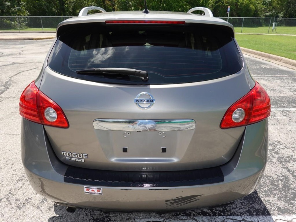 Nissan Rogue Select Vehicle Full-screen Gallery Image 06