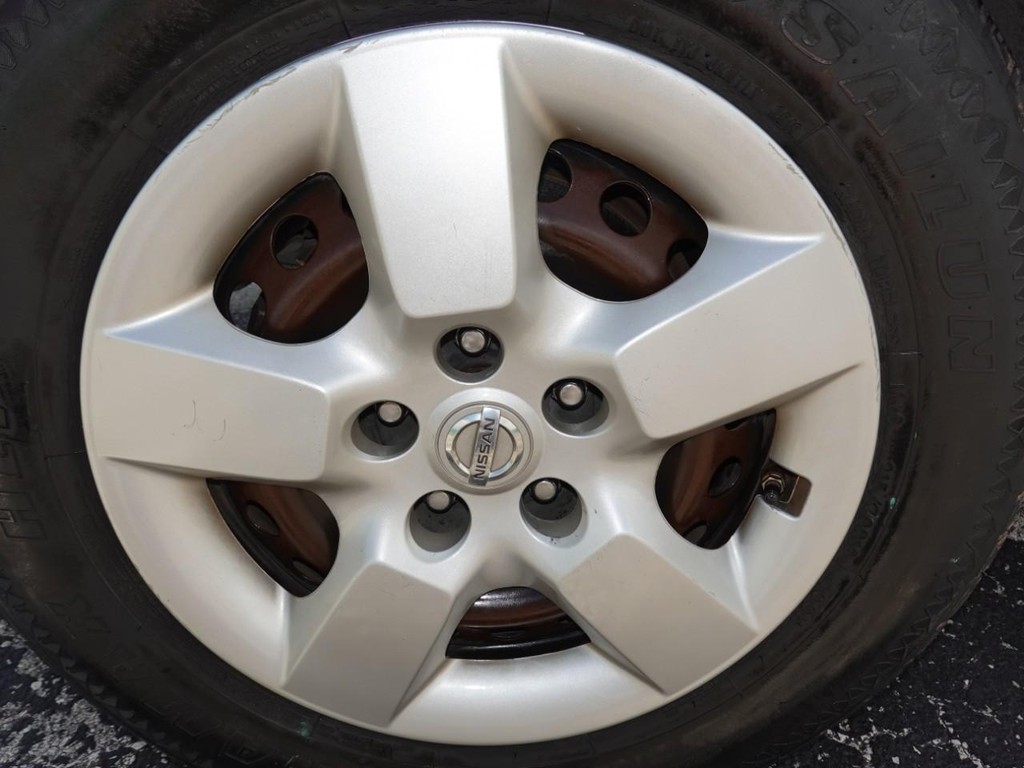 Nissan Rogue Select Vehicle Full-screen Gallery Image 09