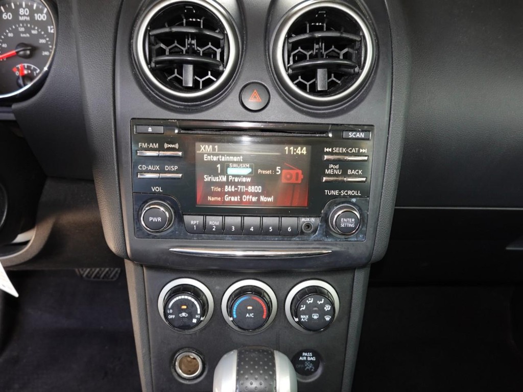 Nissan Rogue Select Vehicle Full-screen Gallery Image 14