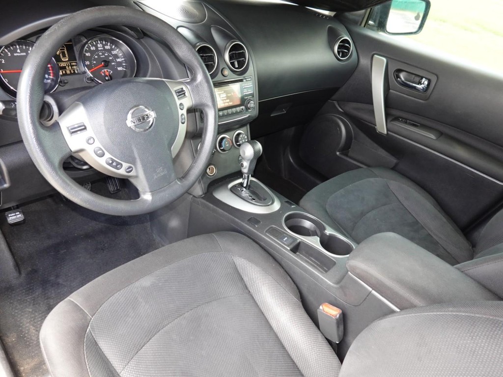 Nissan Rogue Select Vehicle Full-screen Gallery Image 17