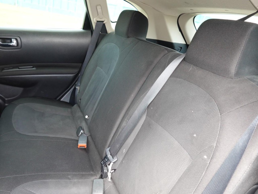 Nissan Rogue Select Vehicle Full-screen Gallery Image 19