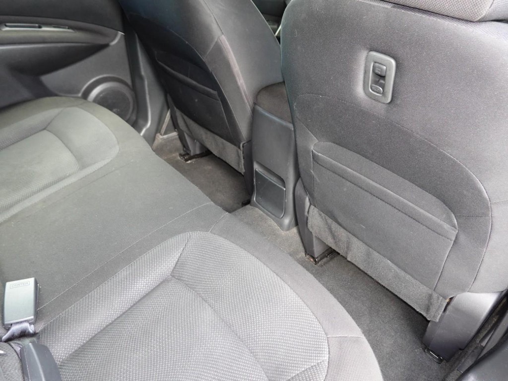 Nissan Rogue Select Vehicle Full-screen Gallery Image 24